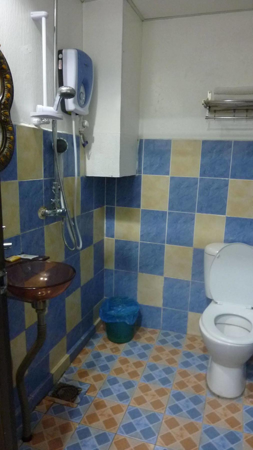 7 Hung Hung Inn Kota Kinabalu Extérieur photo