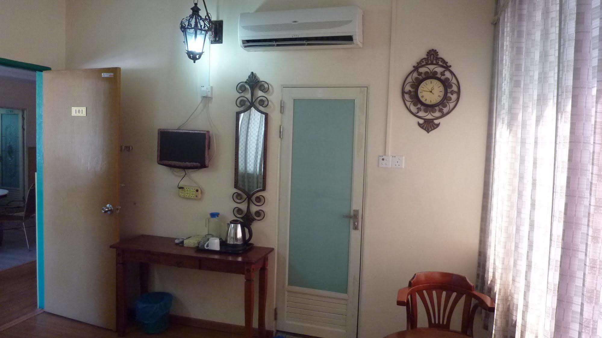7 Hung Hung Inn Kota Kinabalu Extérieur photo