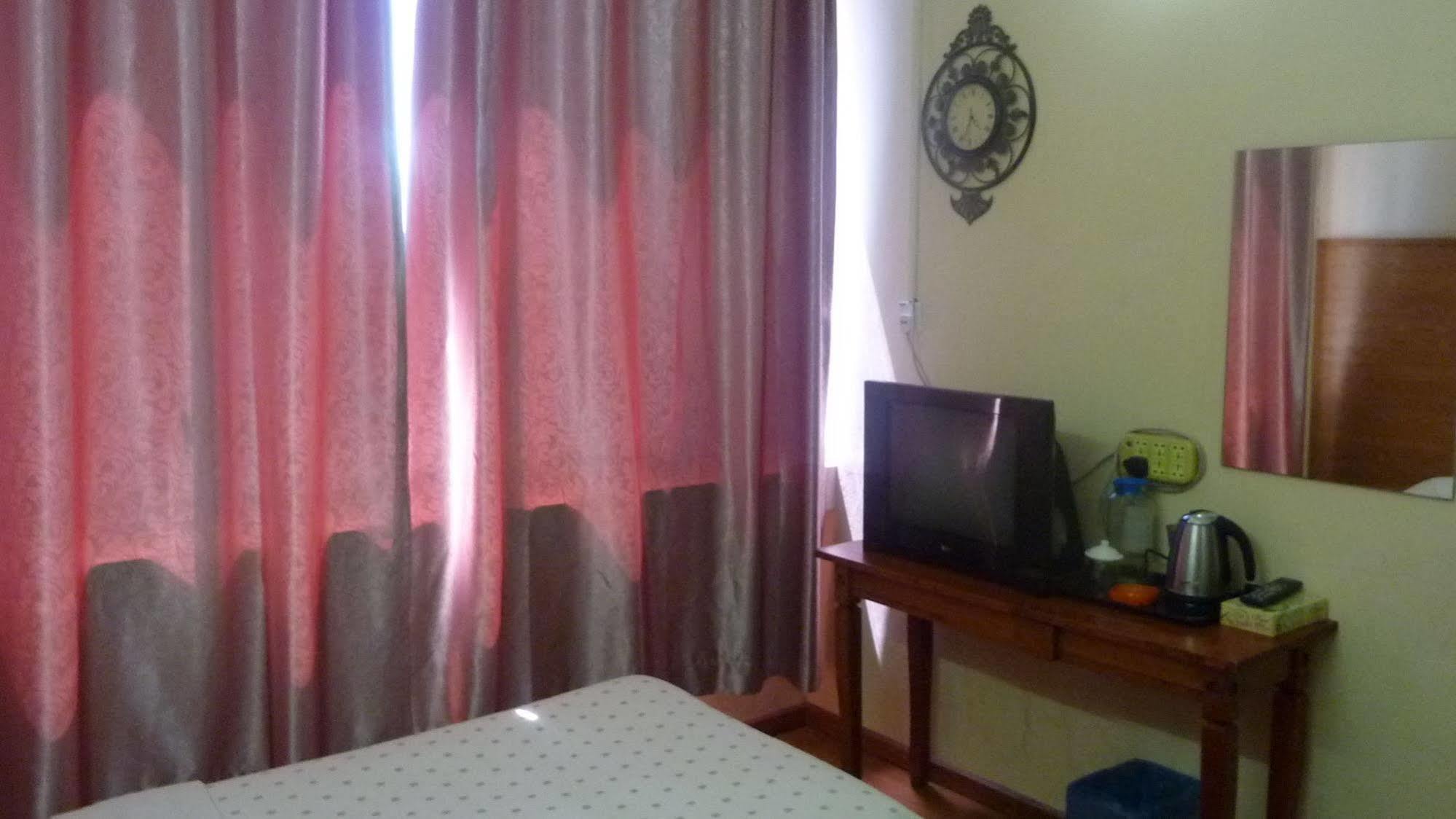 7 Hung Hung Inn Kota Kinabalu Extérieur photo